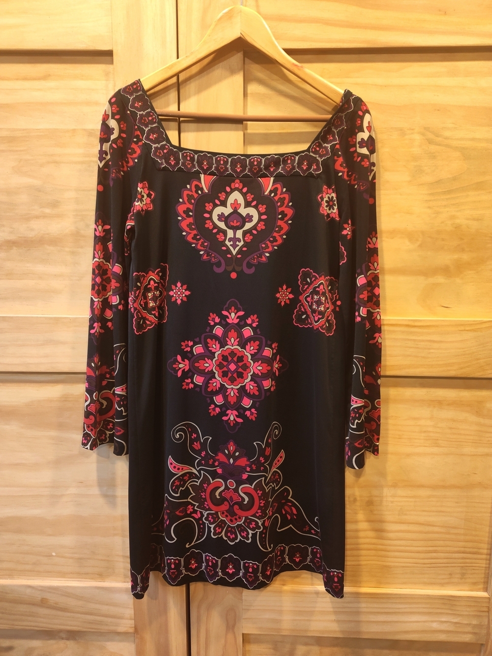 INC International Concepts Black & Coral Red Medallion Midi Dress | Medium - Picture 5 of 5